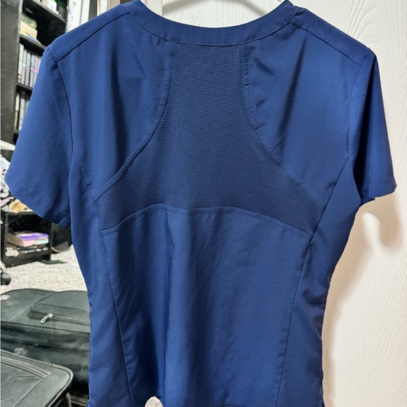 White Cross Fit Scrub Top - Picture 2 of 3